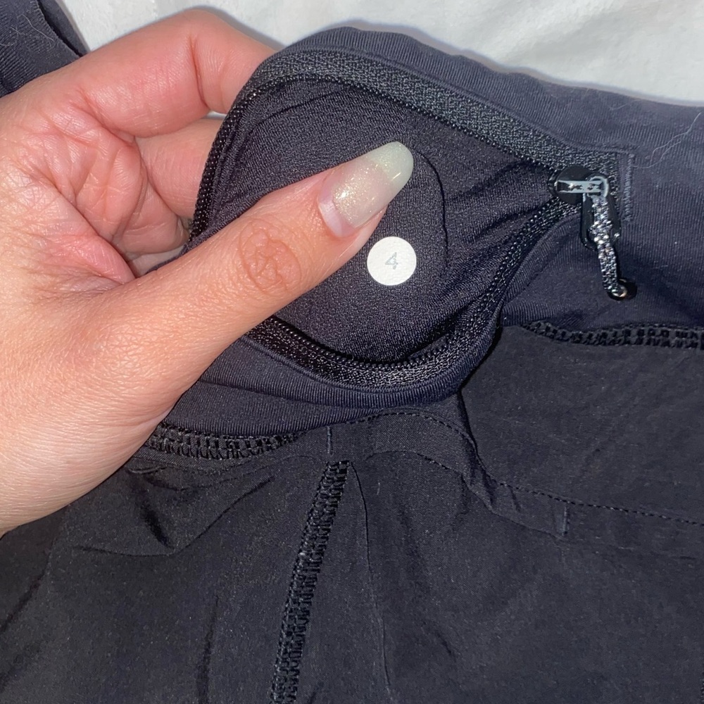 LULULEMON SPEED UP SHORTS 2 1/2 INCH INSEAM - Picture 4 of 4